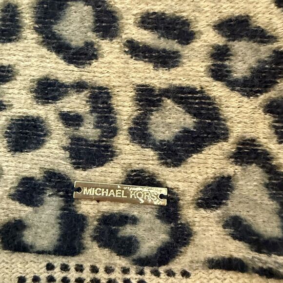 Michael Kors Leopard Print Round Scarf Infinity - Picture 6 of 8